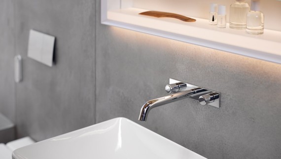 Geberit ONE yuvarlak duvar tipi krom musluk ile VariForm banyo dolabı