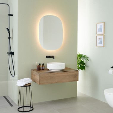 Geberit Option Oval ayna ile VariForm çanak lavabo ve mobilya