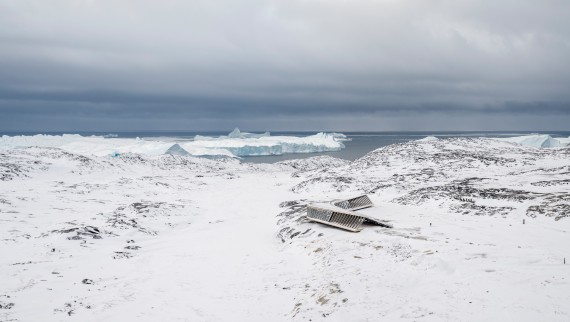 The Icefjord buzlu manzaranın ortasındaki tek yapıdır. (© Adam Mørk)