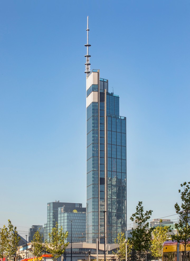 Varso Kulesi Avrupa Birliği'nin en yüksek gökdelenidir. (© Aaron Hargreaves/Foster + Partners)